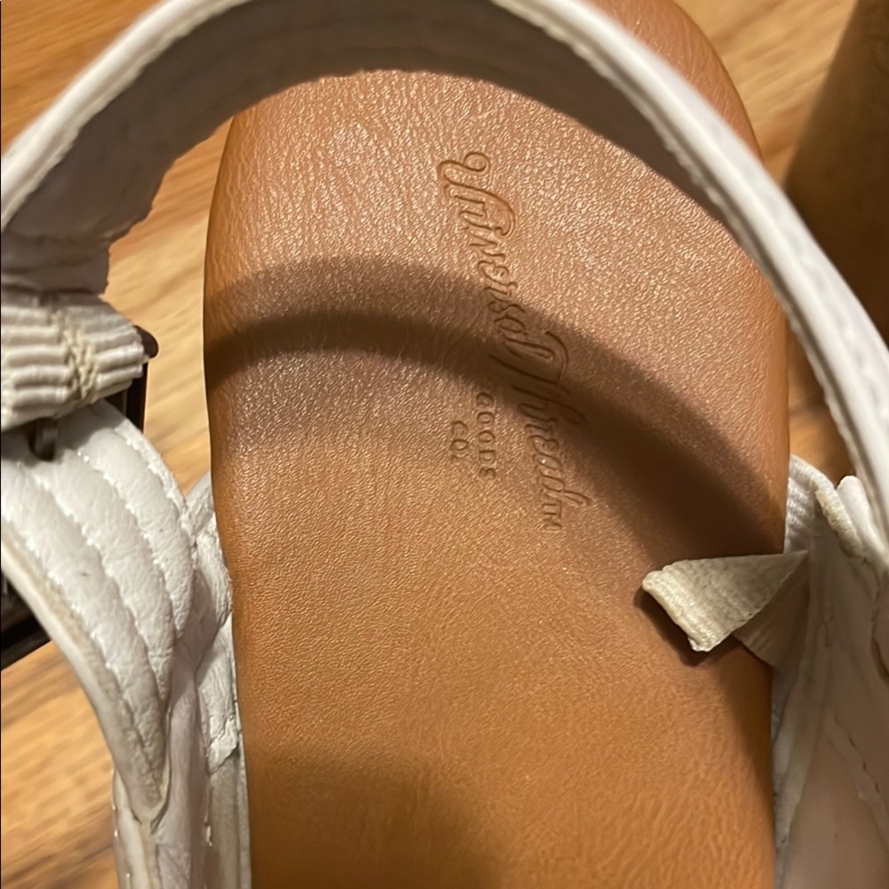 Universal Thread White Mules - Picture 2 of 6